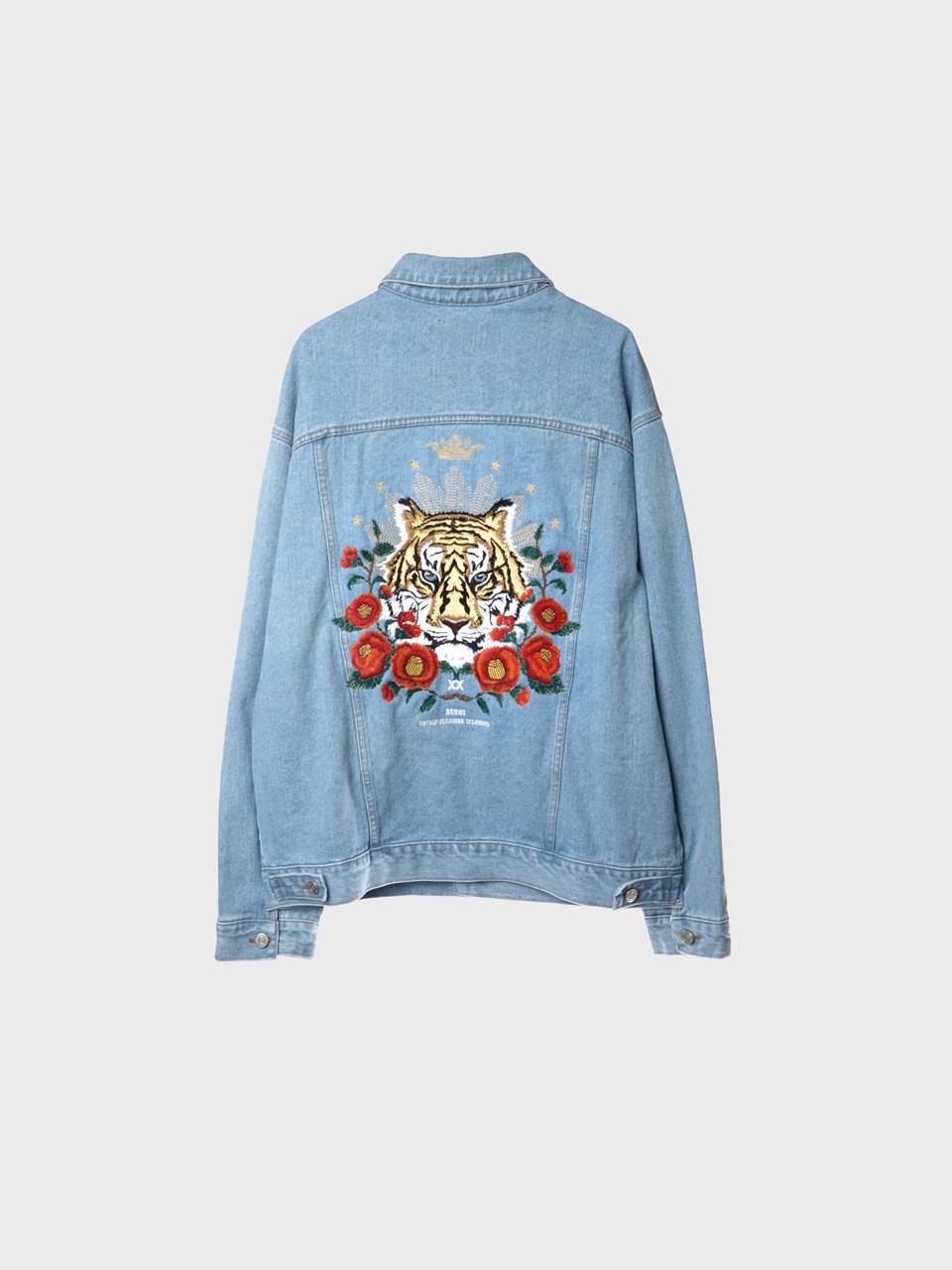 Tiger-Embroidered Oversize Denim Jacket (light blue)